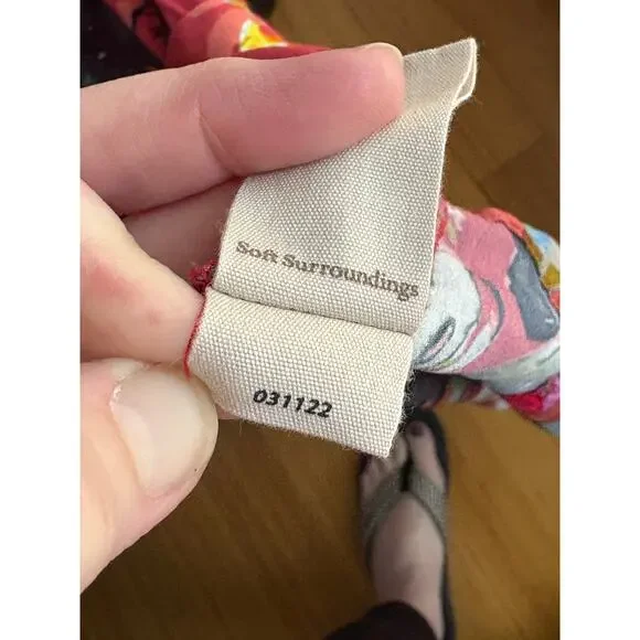 SOFT SURROUNDINGS Red Watercolor Art To Wear Provencia Dress Hankerchief Sz S - Picture 14 of 14